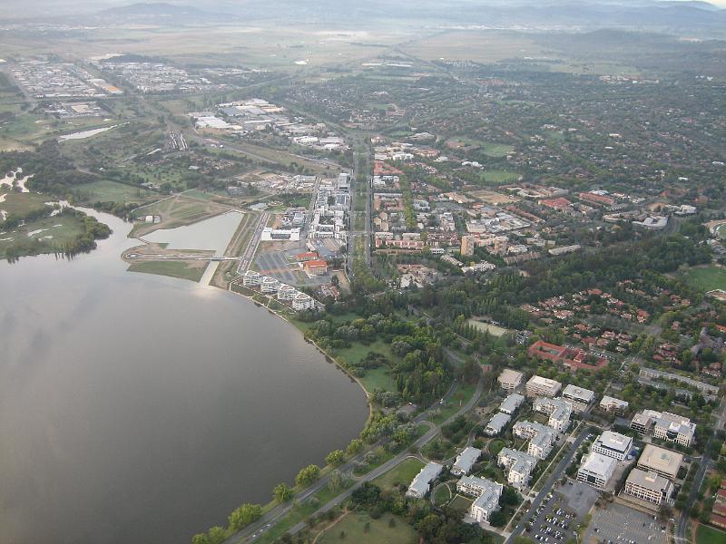 018 Kingston to distant Tuggeranong top right.JPG